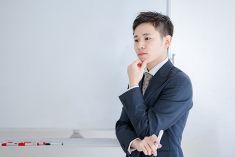 属人化しないEC体制の作り方|「担当者しか分からない」を防ぐ運営のポイント
